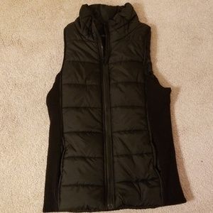 American Eagle Puffer Vest